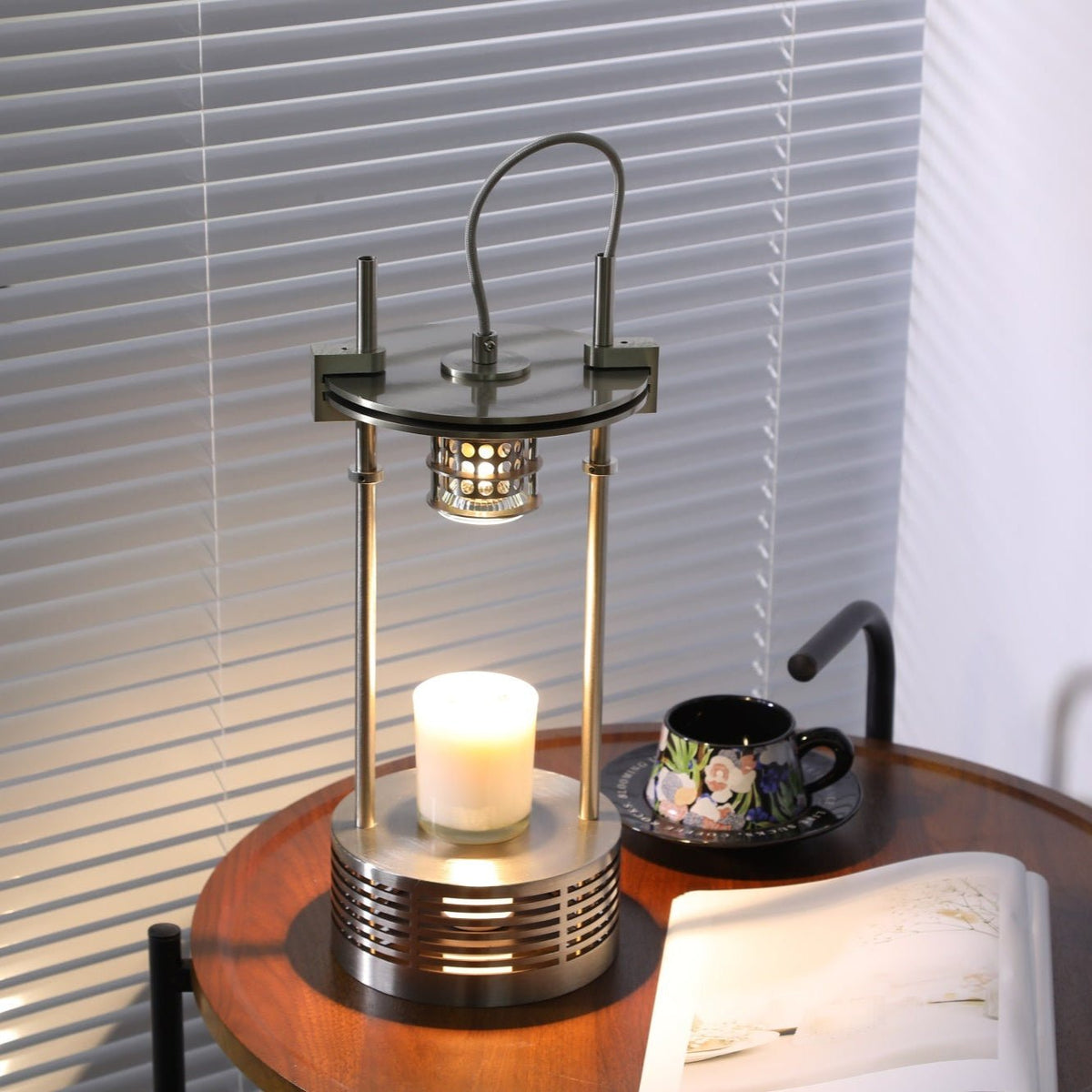 Aurosteel Aroma Table Lamp – Stainless Steel Melting Wax Lamp for Ambient Interiors