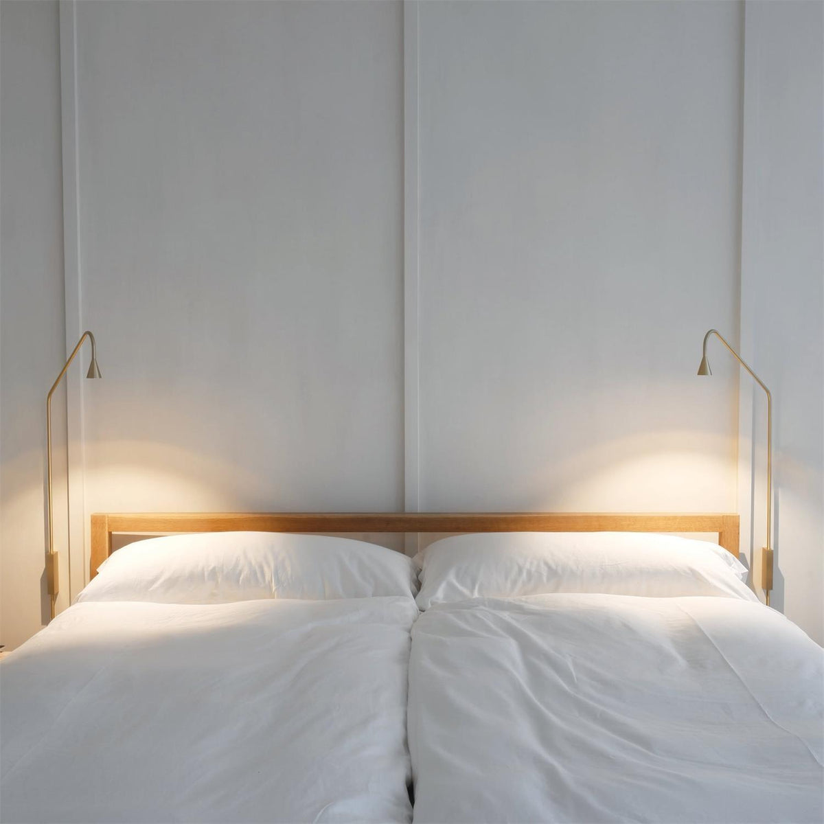 svarna_wall_lamp