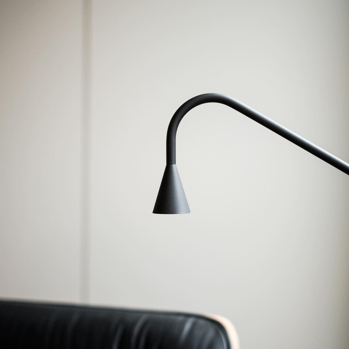 svarna_wall_lamp