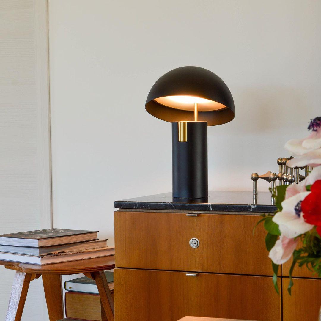 avo-table-lamp