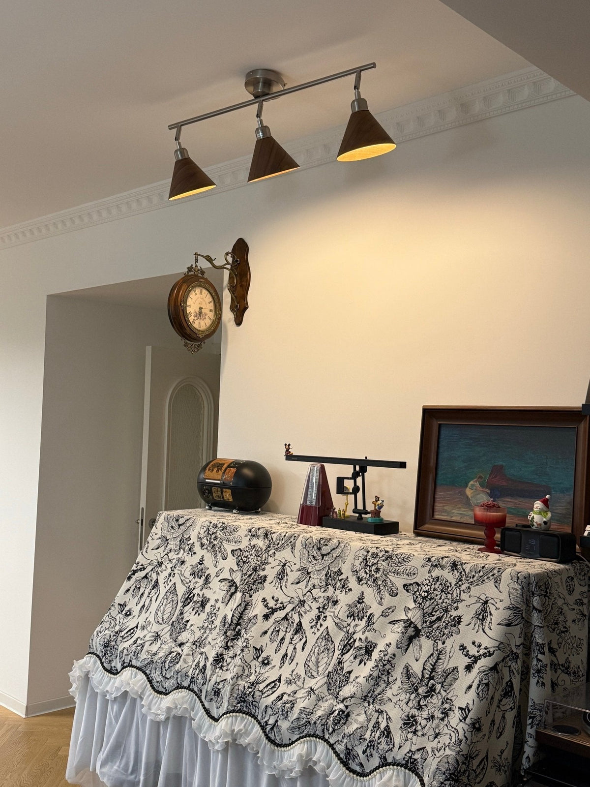 Axiom Directional Ceiling Lamp with Wooden Shades