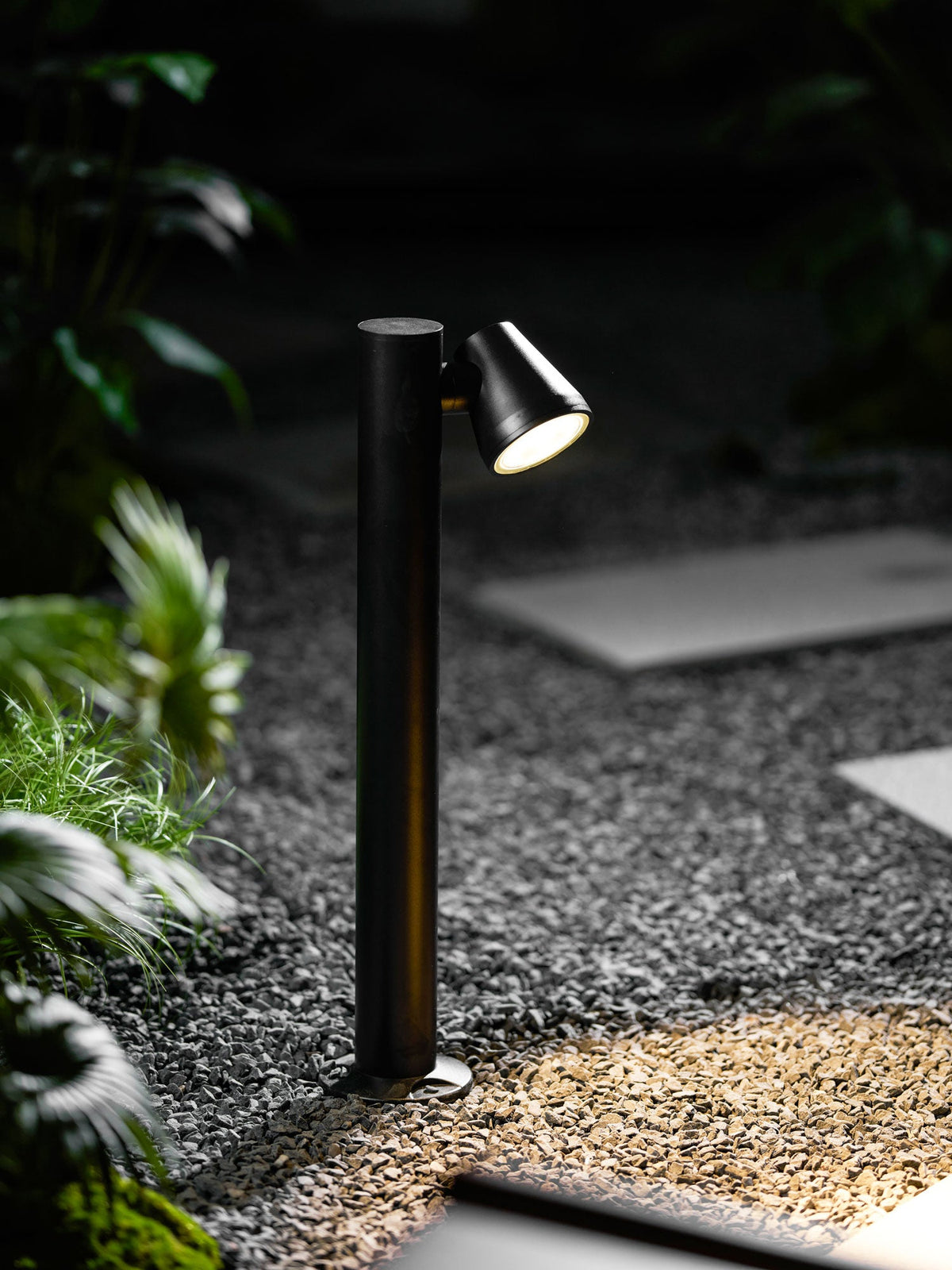 Axis Outdoor Bollard Spotlight – Modern LED Path Light in Matte Black