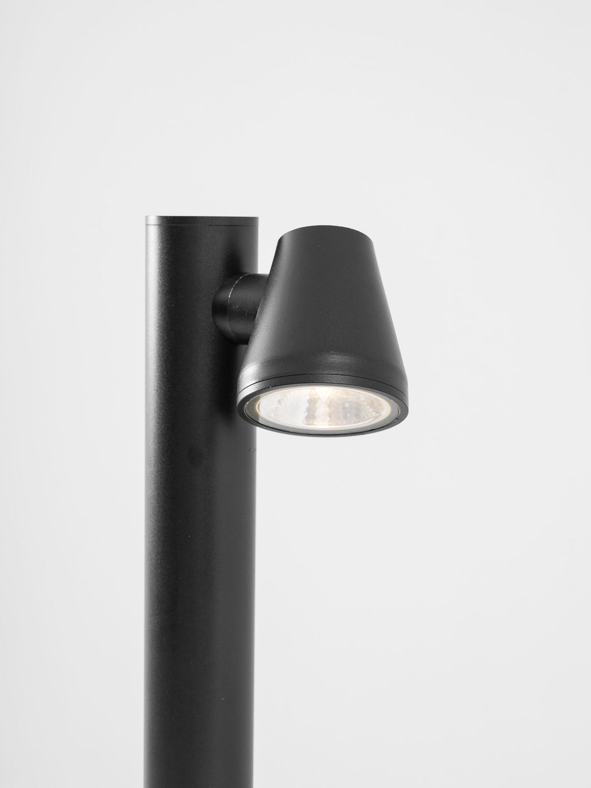Axis Outdoor Bollard Spotlight – Modern LED Path Light in Matte Black