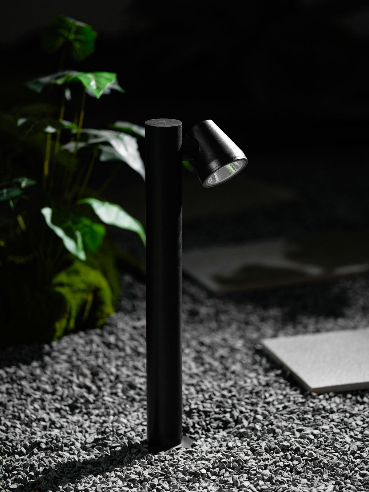 Axis Outdoor Bollard Spotlight – Modern LED Path Light in Matte Black