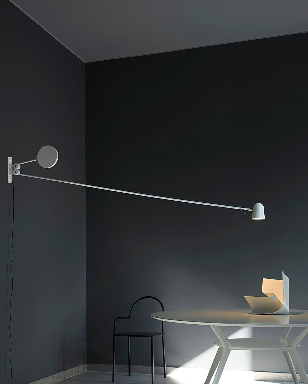balanced-wall-light