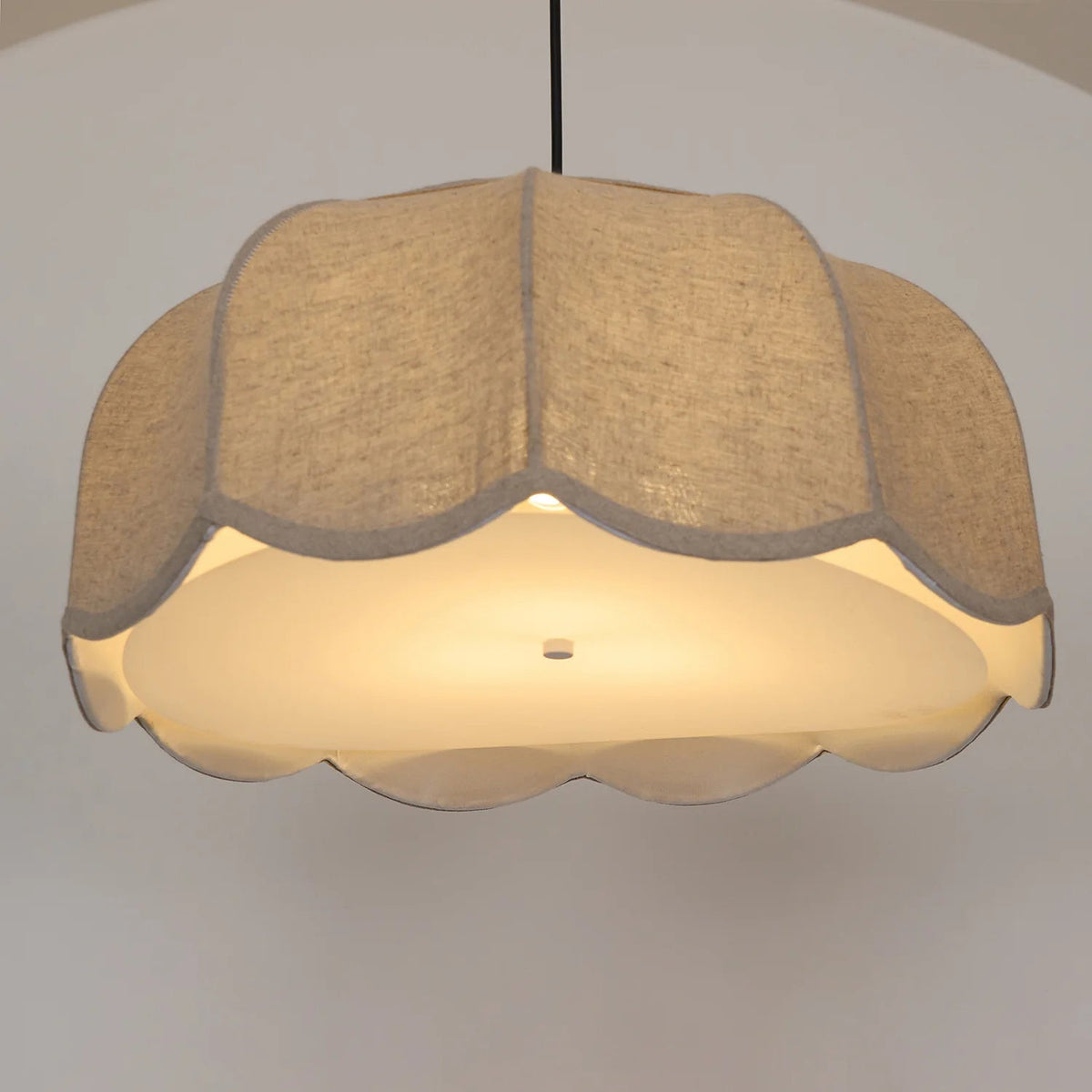 banana-leaf-pendant-lamp