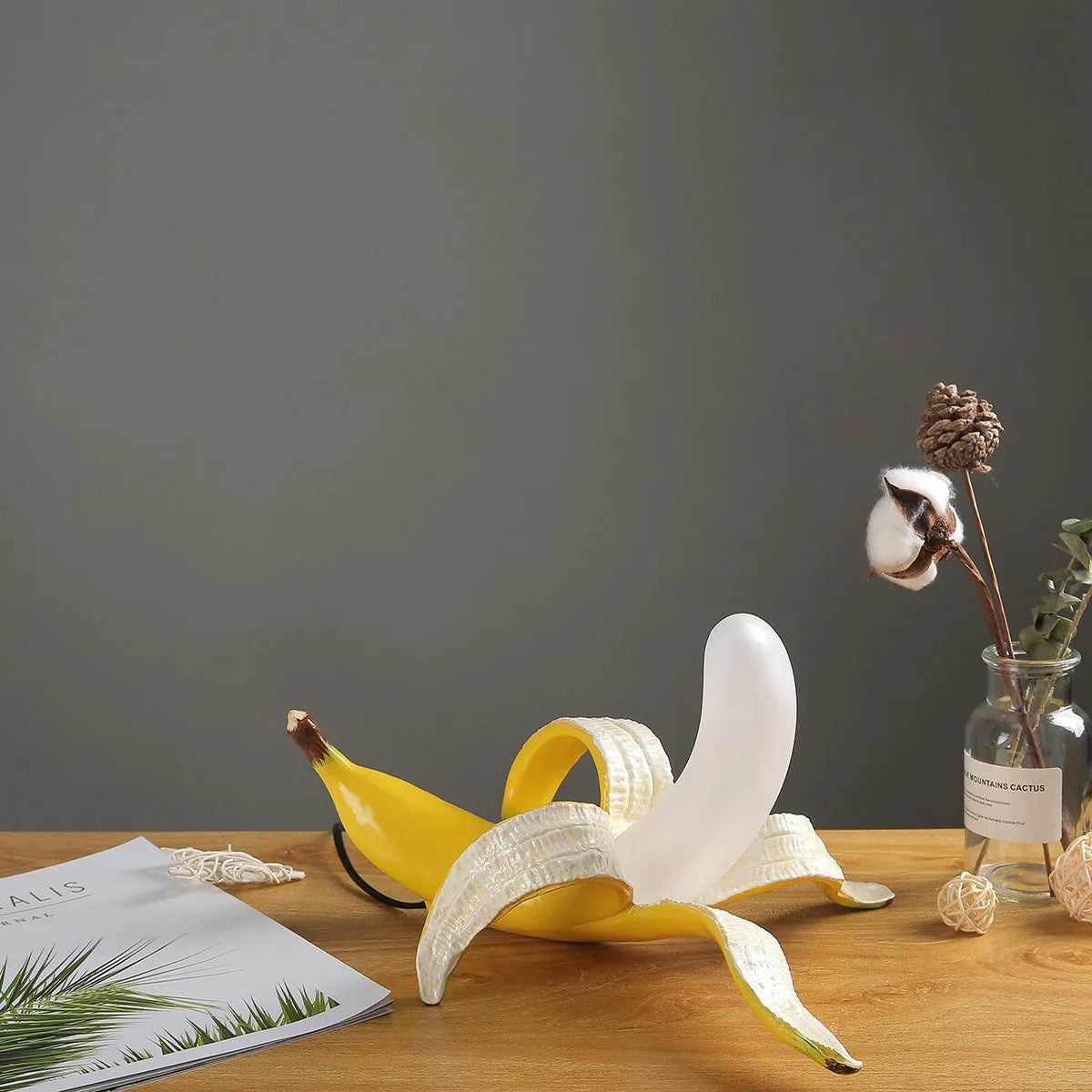 banana-table-lamp