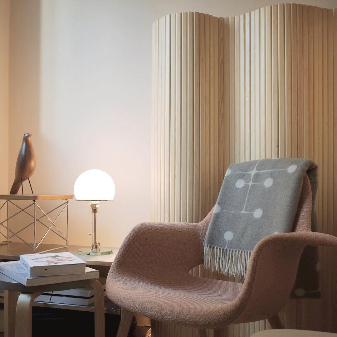 bauhaus-table-lamp