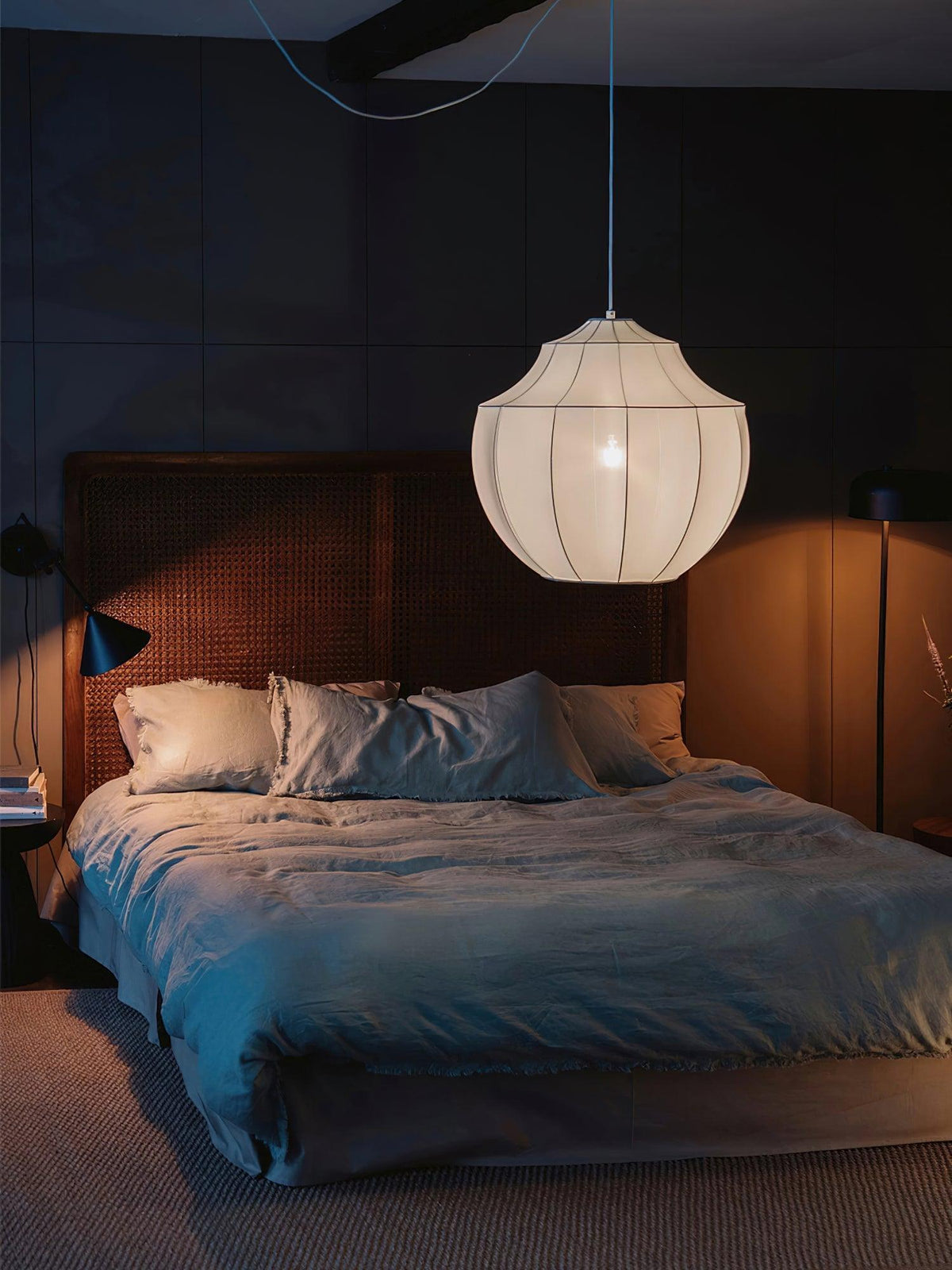 beau-mesh-pendant-light