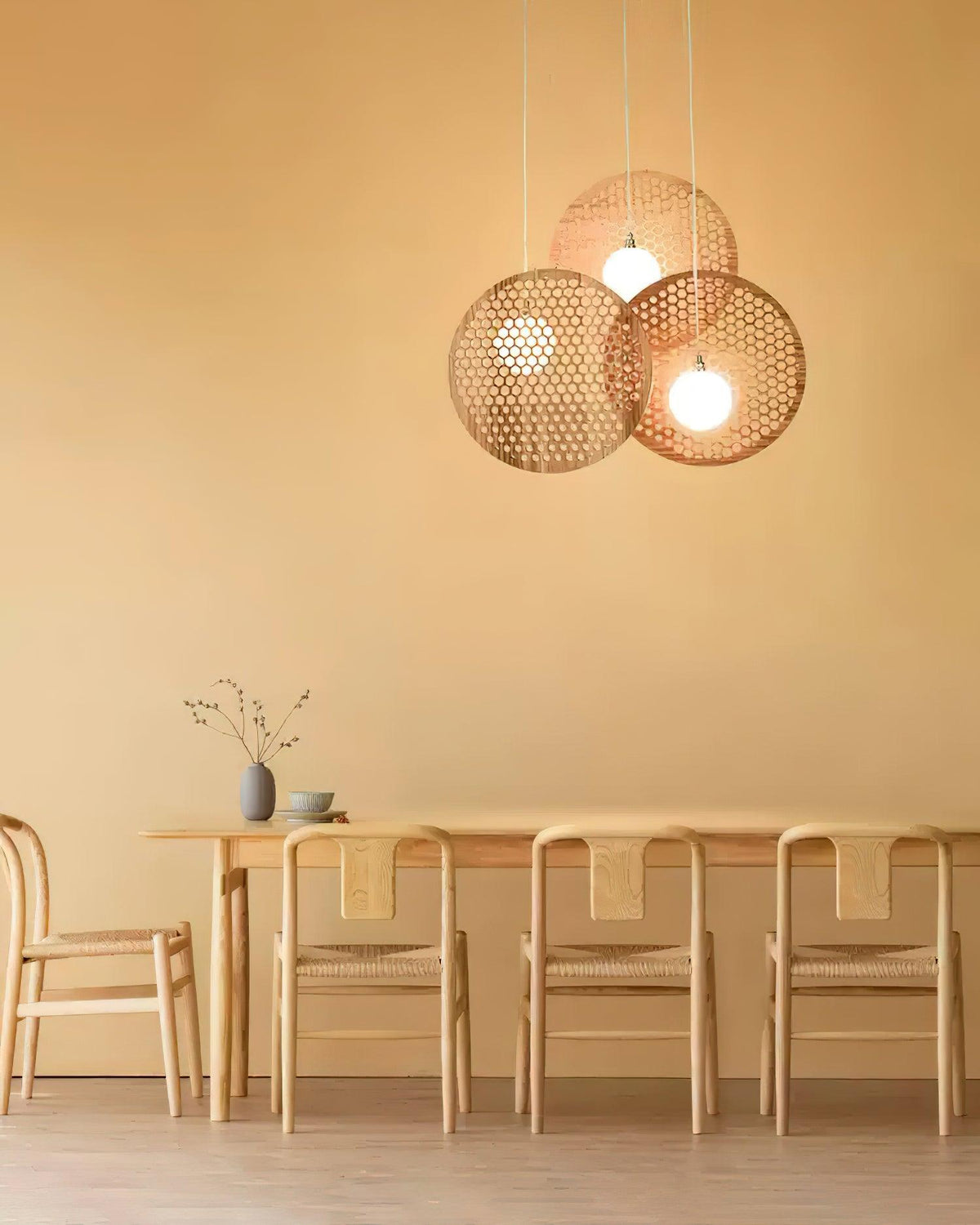 bee-plate-chandelier