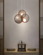 bee-plate-chandelier