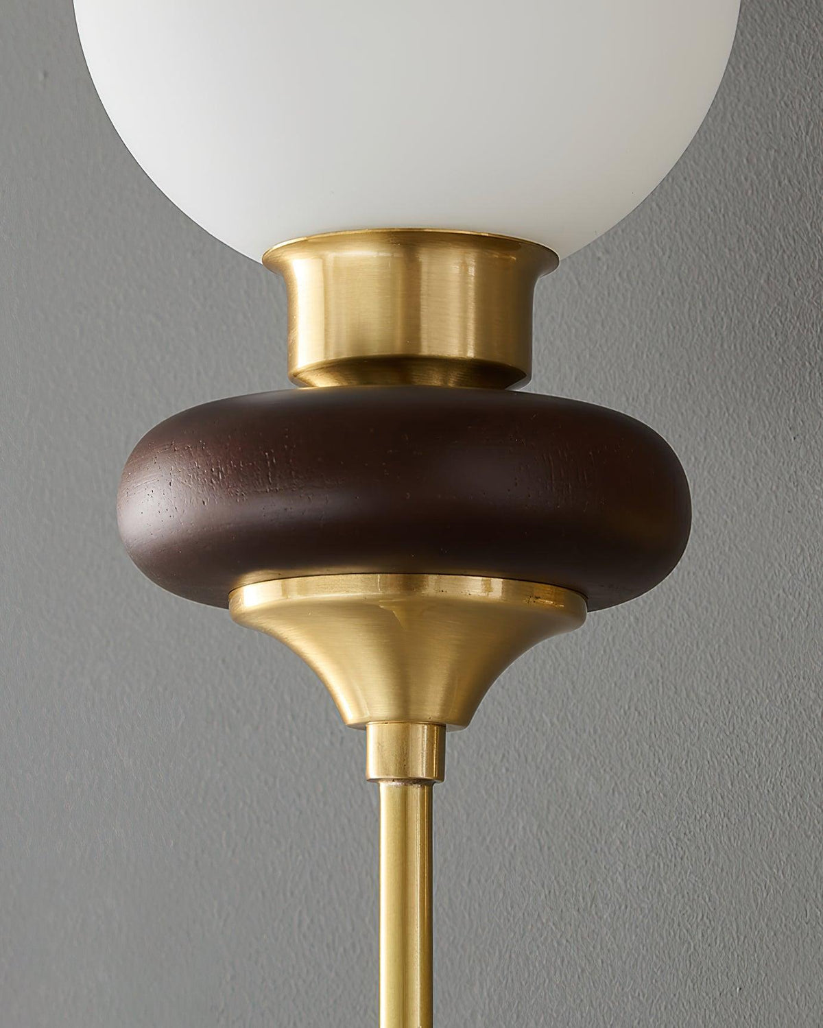bellevue-wall-lamp