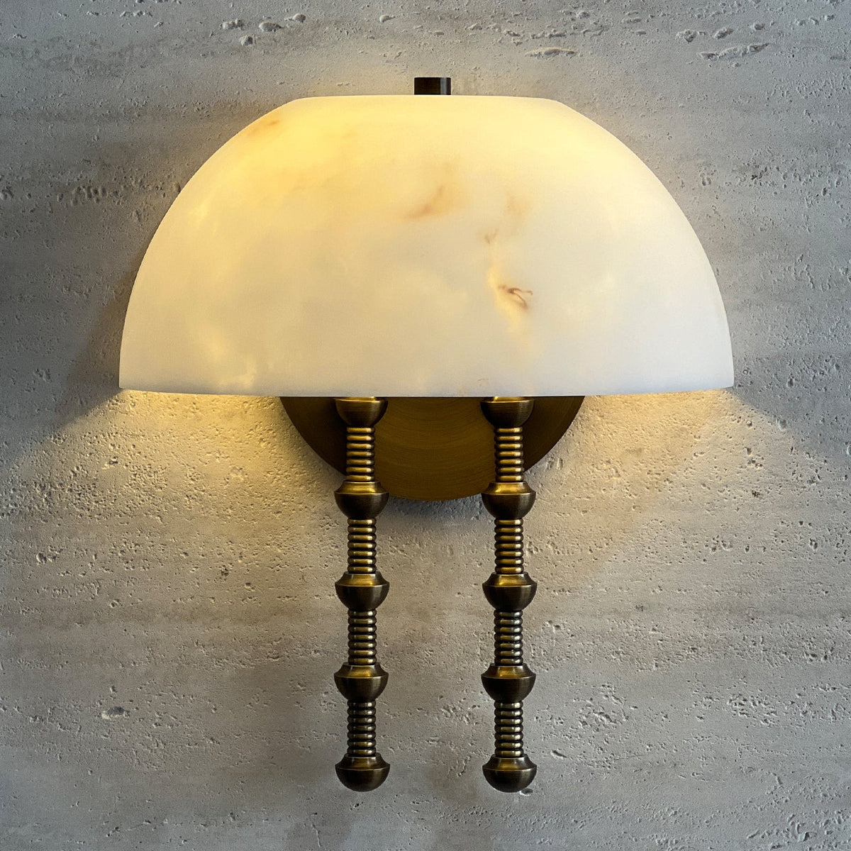 Bellini Alabaster Wall Sconce – Aged Brass & Natural Stone Lighting