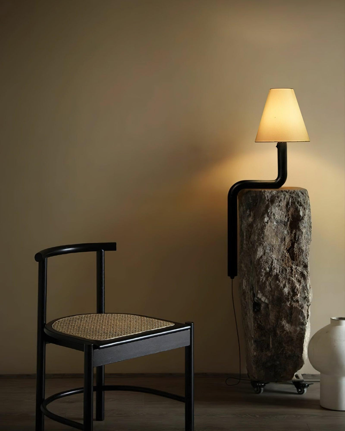 bend-wood-table-lamp