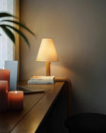 bend-wood-table-lamp