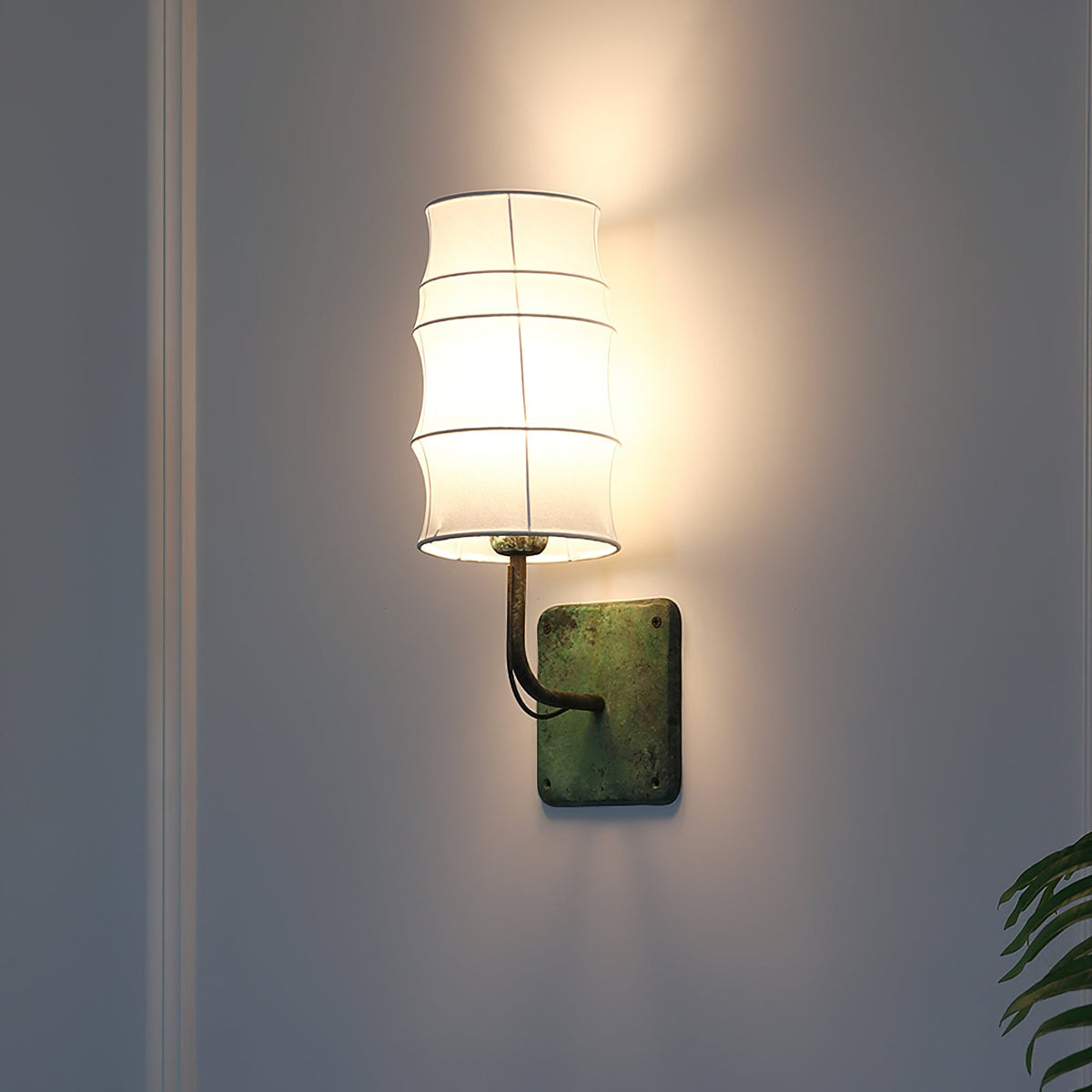 bennet-wall-lamp