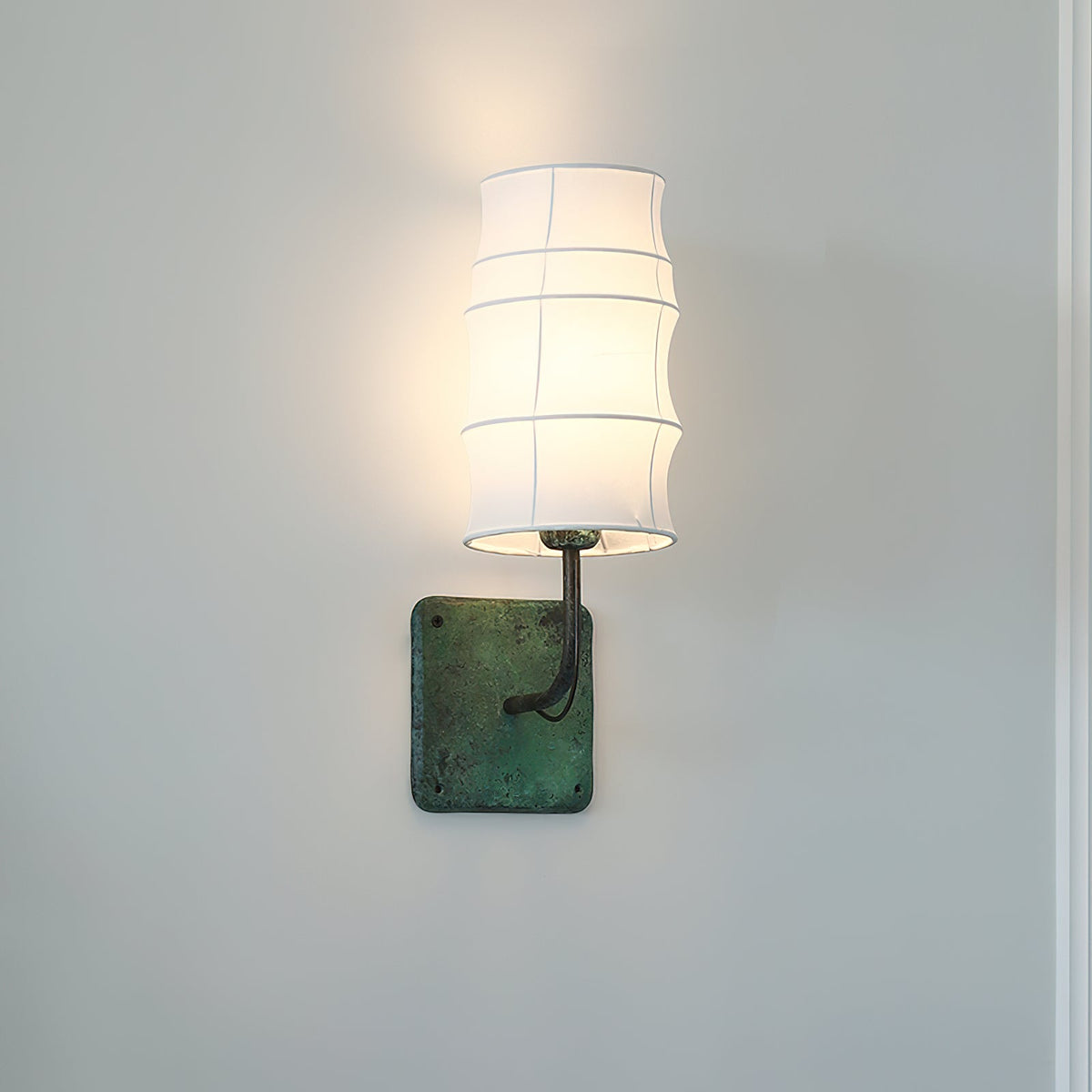 bennet-wall-lamp