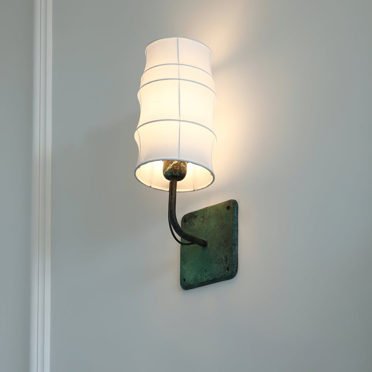 bennet-wall-lamp