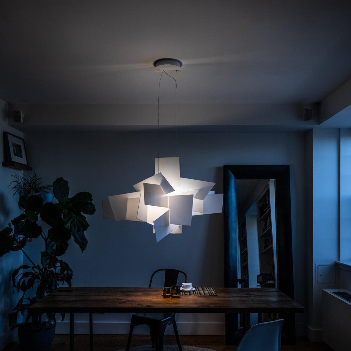 big-bang-chandelier