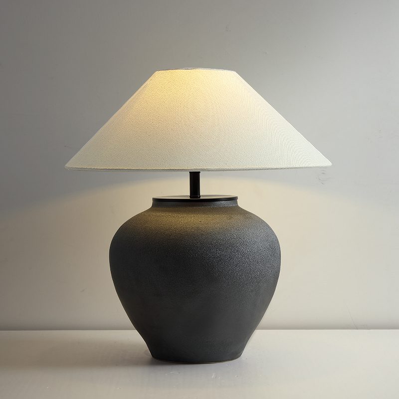 Black Mud Table Lamp