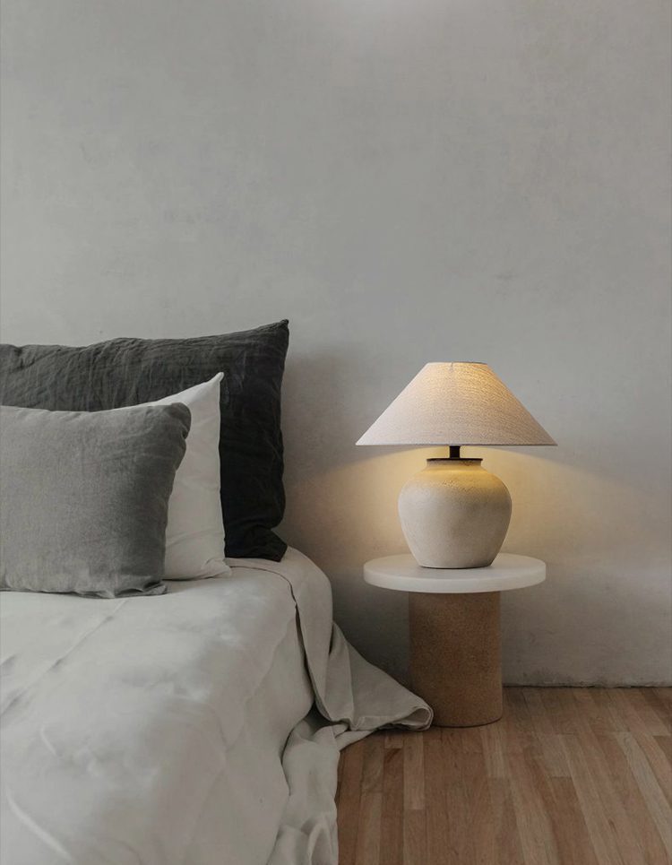 Black Mud Table Lamp