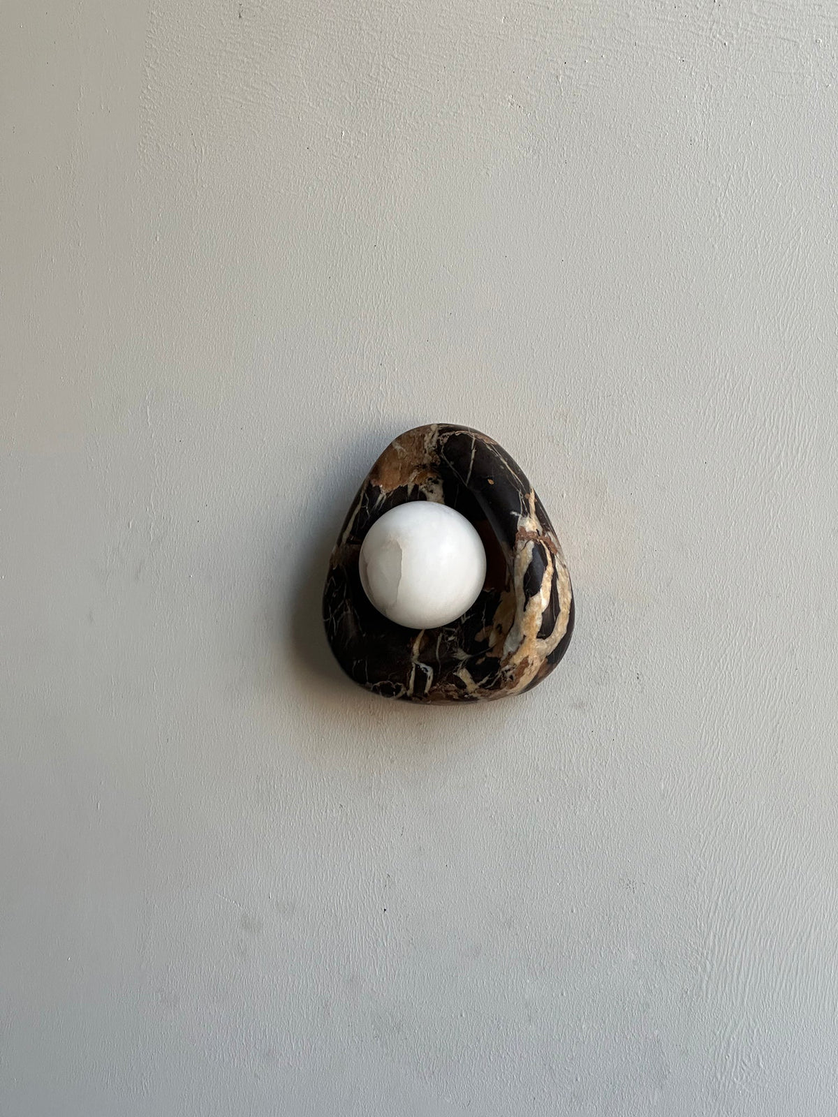 black-pearl-marble-wall-lamp