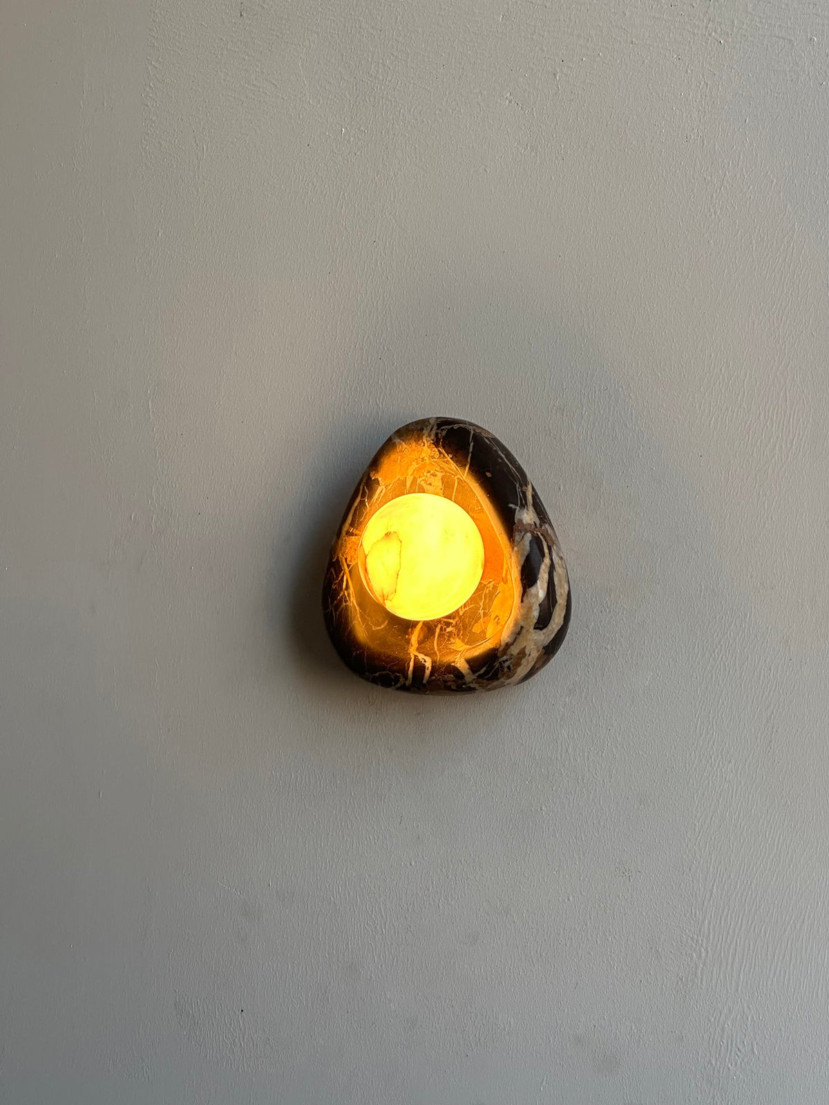 black-pearl-marble-wall-lamp