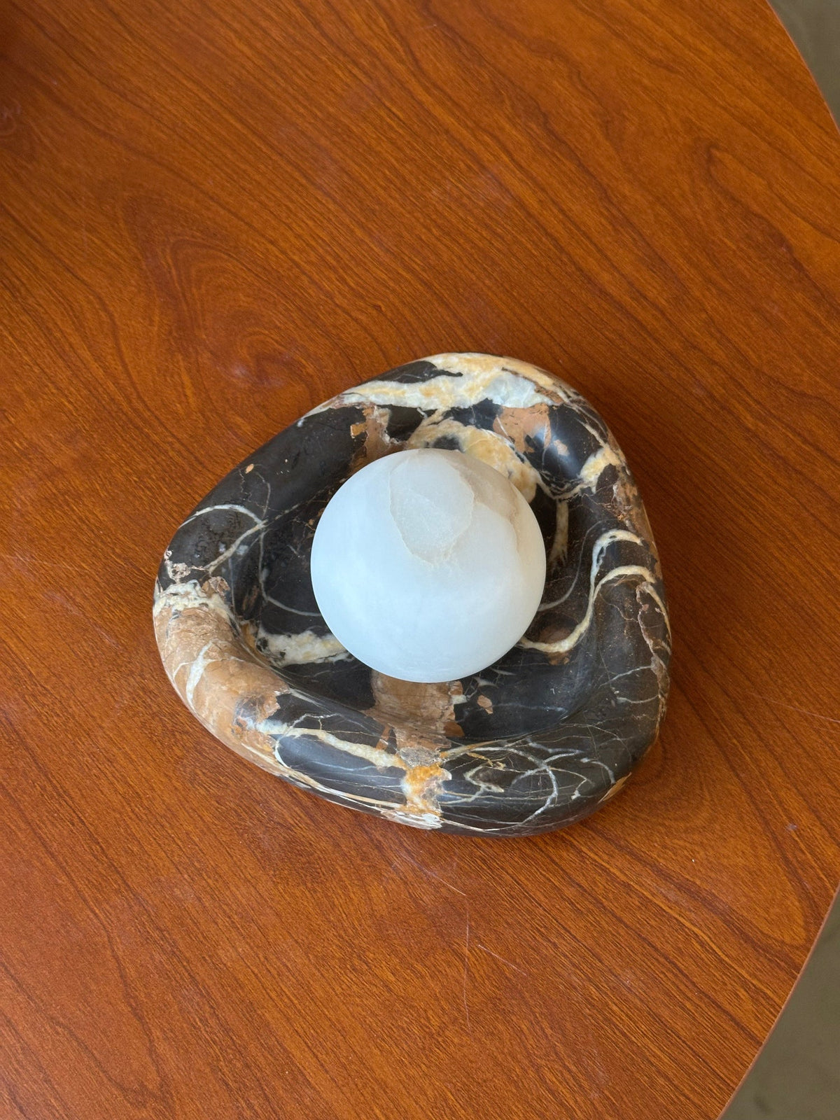 black-pearl-marble-wall-lamp