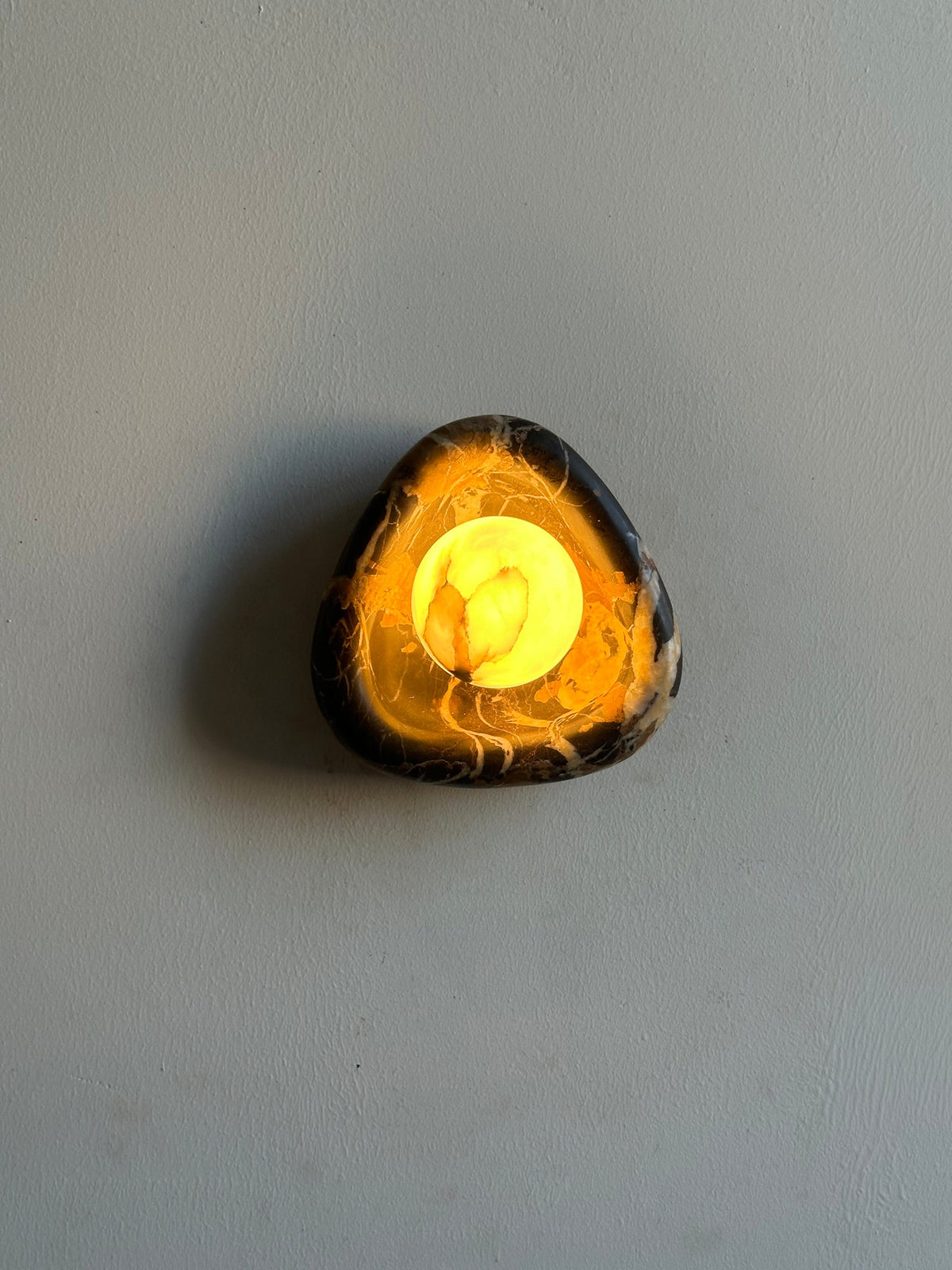 black-pearl-marble-wall-lamp