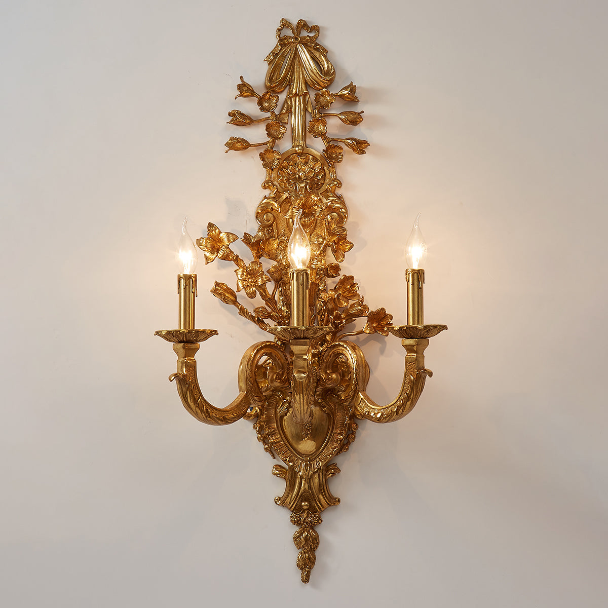 blanche-brass-wall-lamp