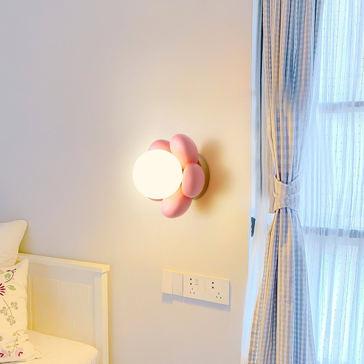Bloom Flower Wall Lamp