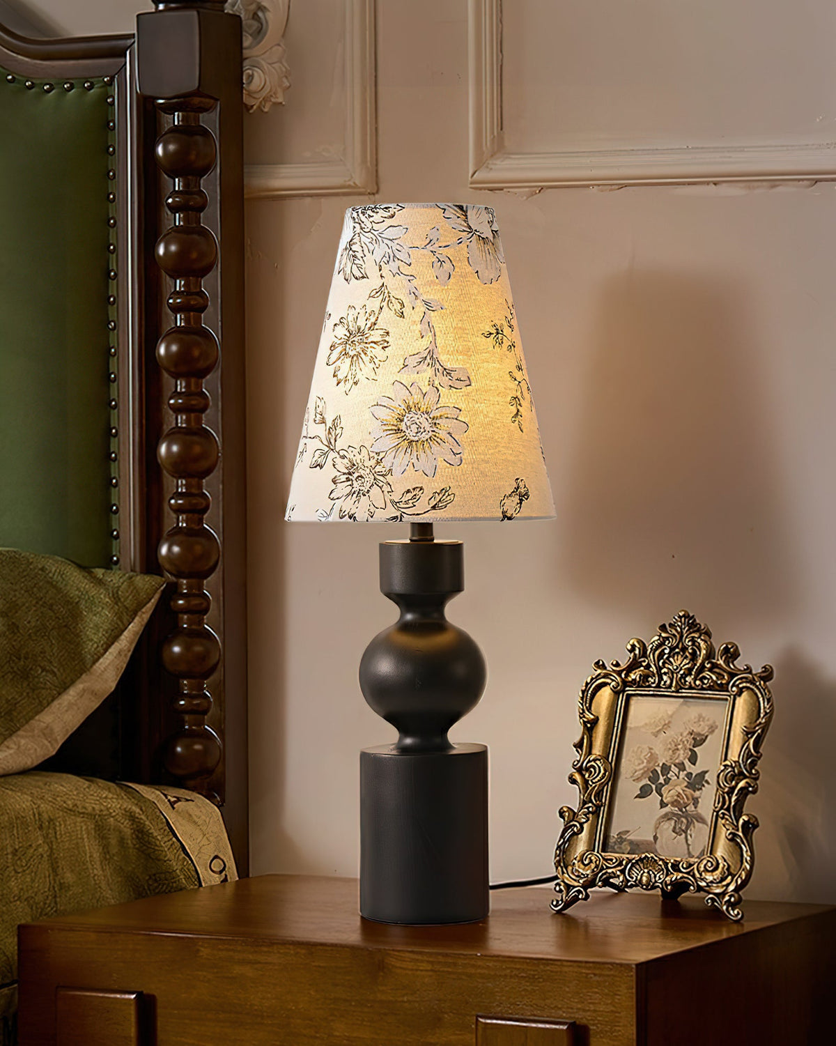 bloomwood-table-lamp