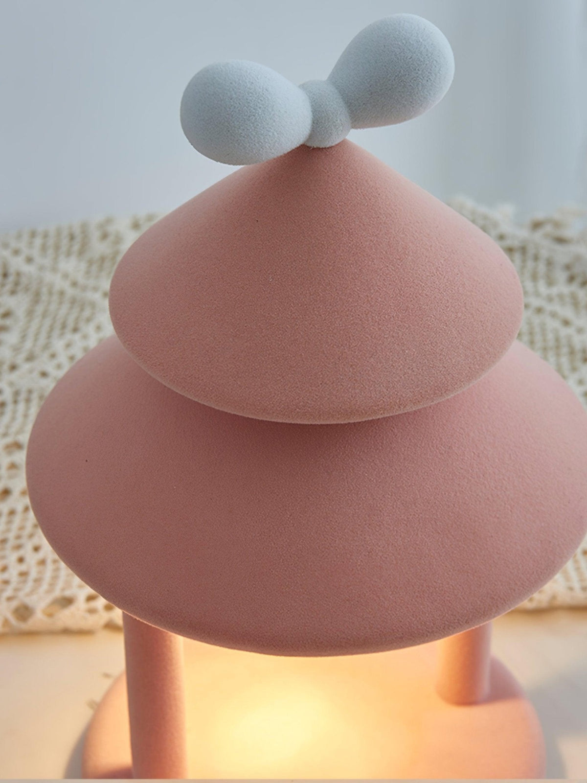 bow-tie-cone-table-lamp