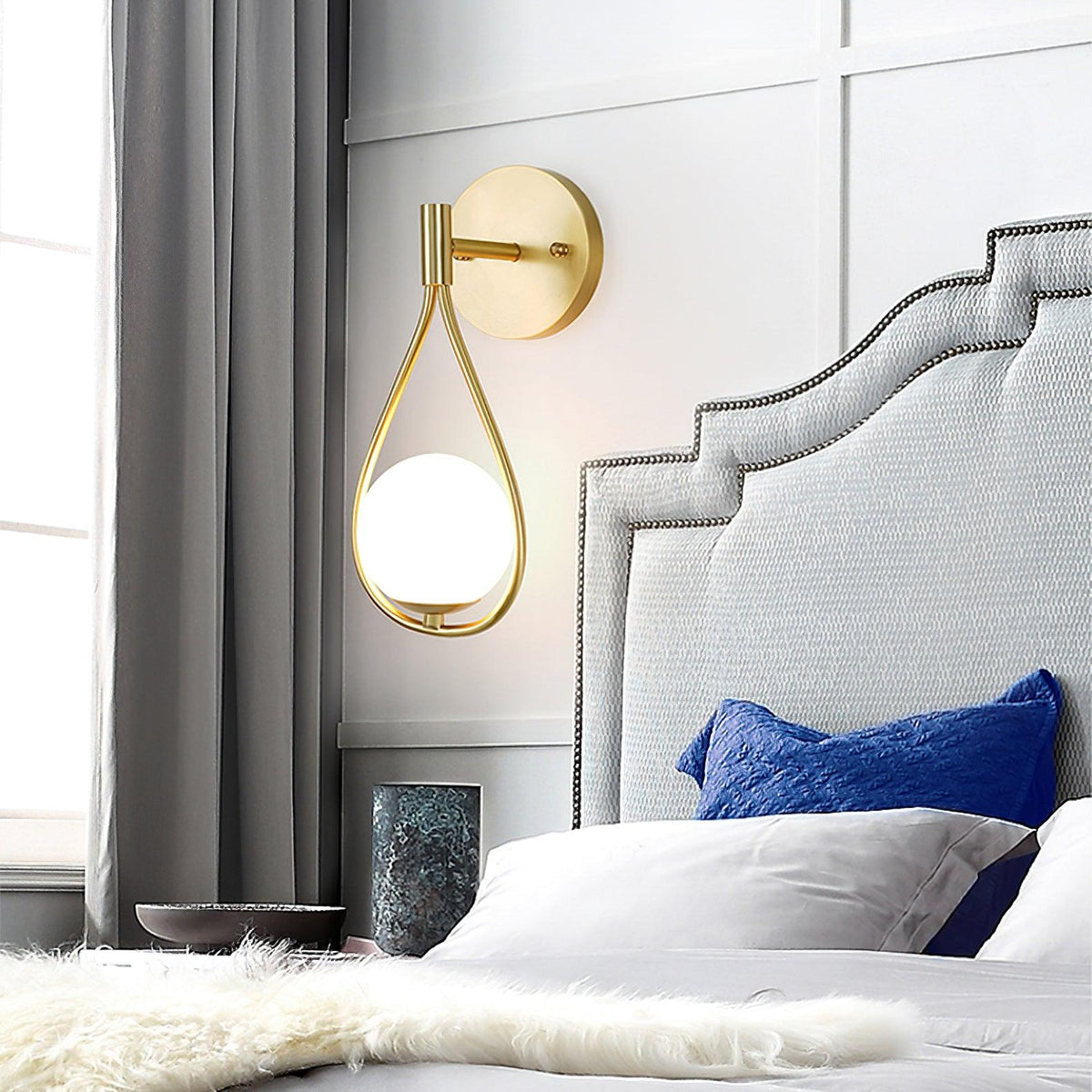 brass-vanity-wall-lamp