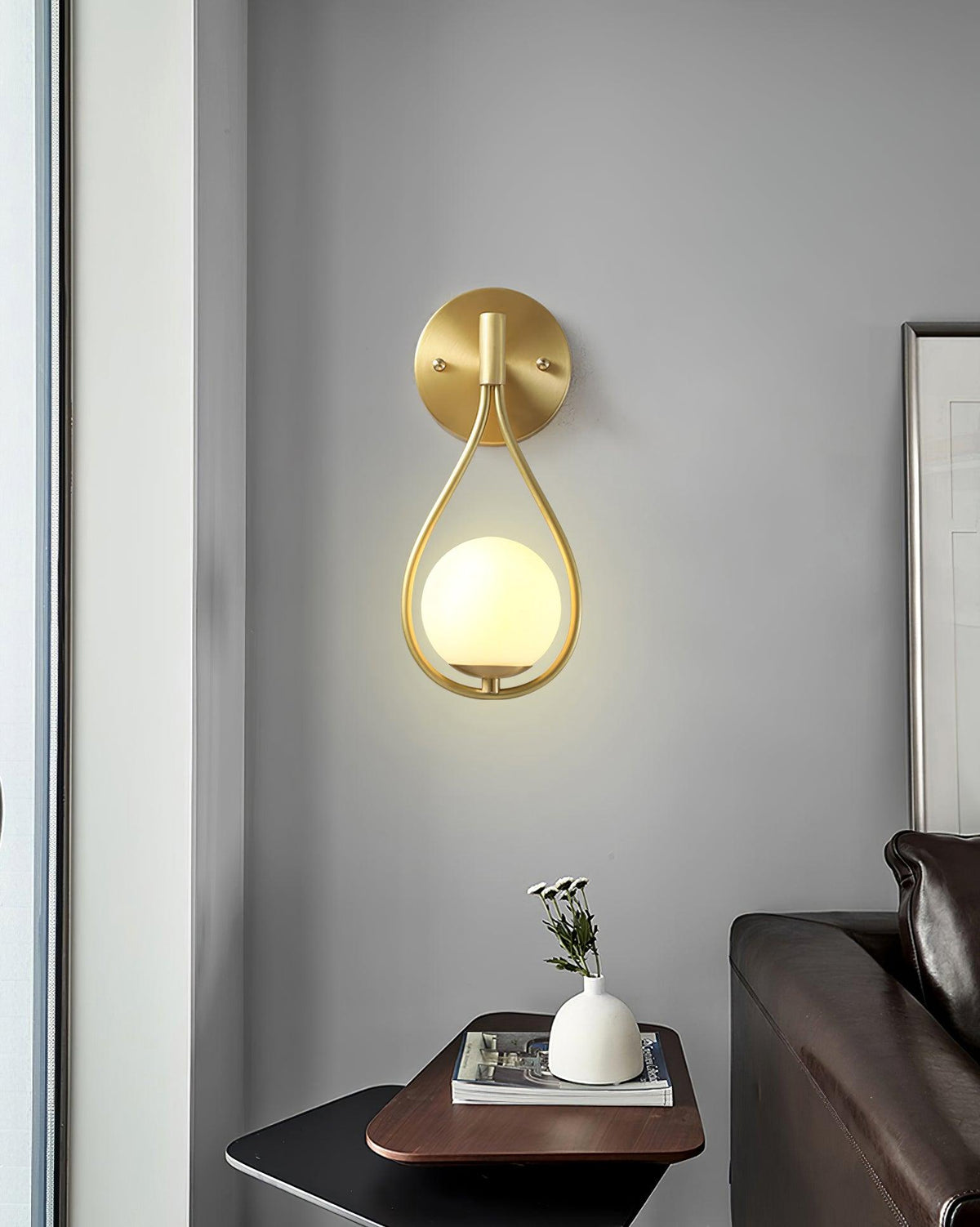brass-vanity-wall-lamp
