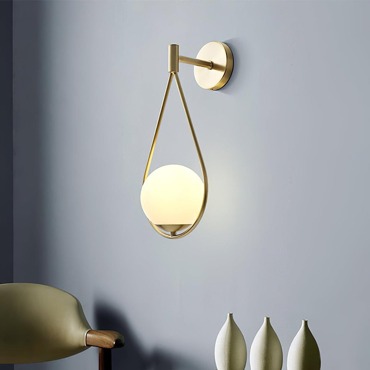 brass-vanity-wall-lamp