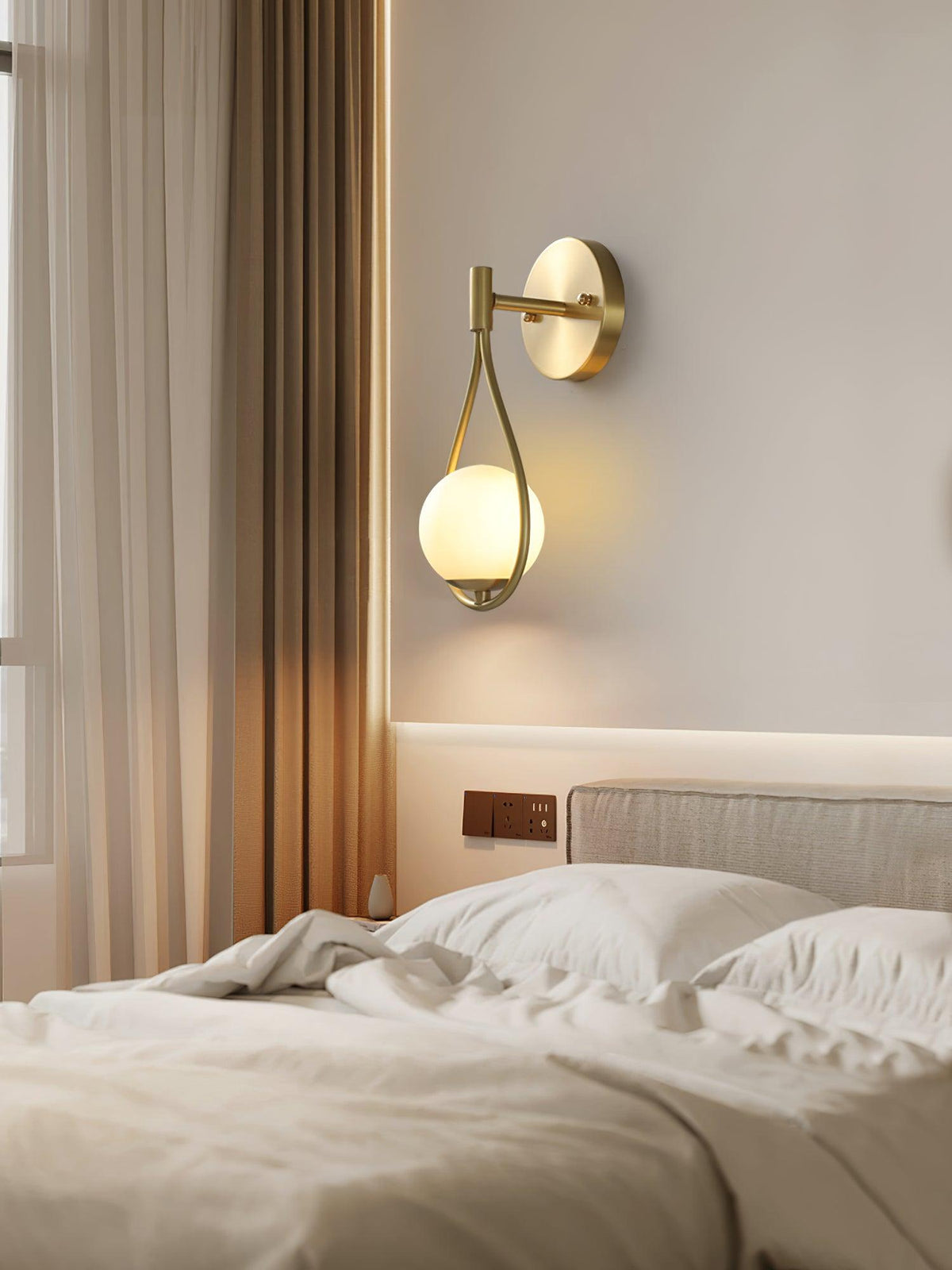 brass-vanity-wall-lamp