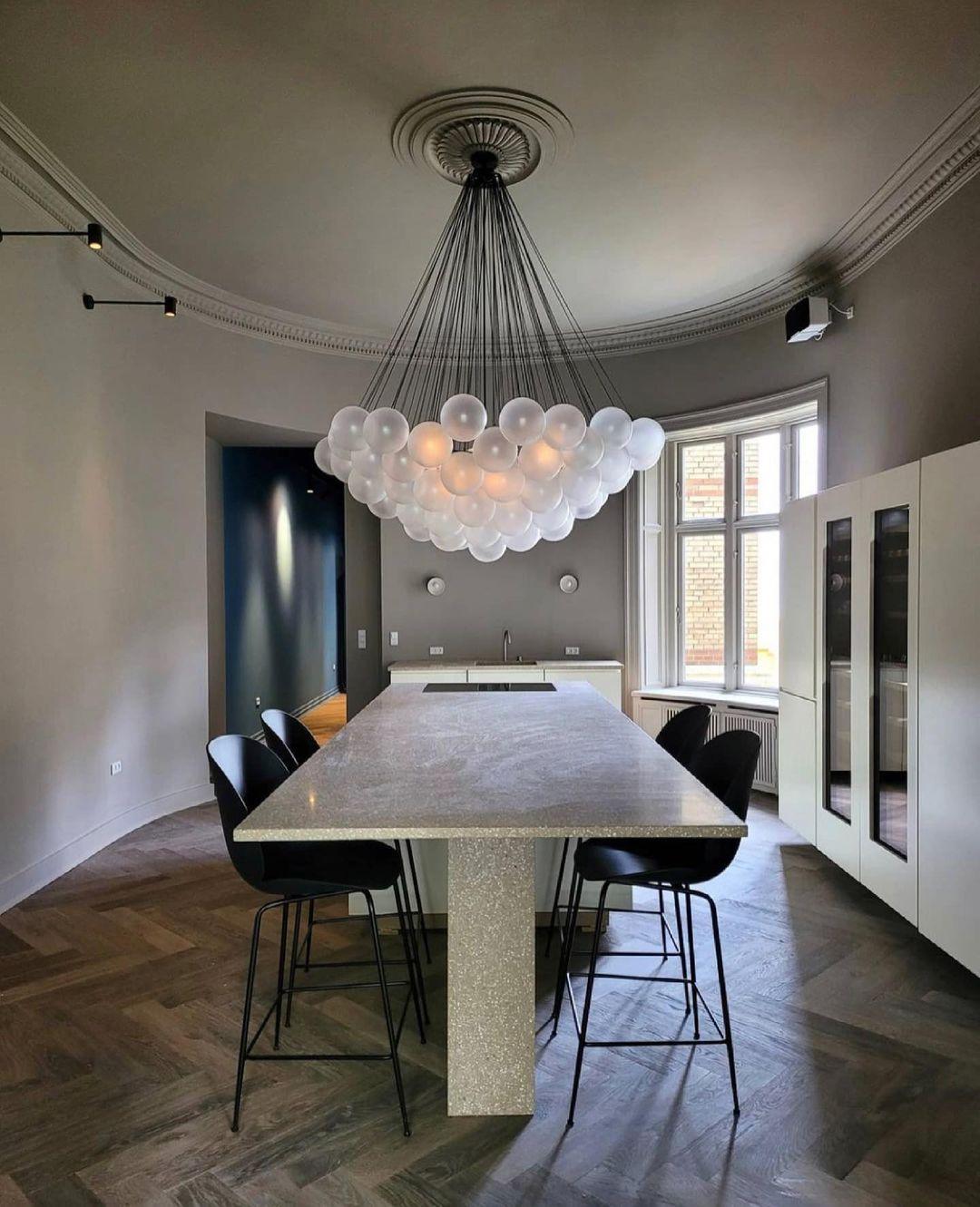 bubble-balloon-chandelier