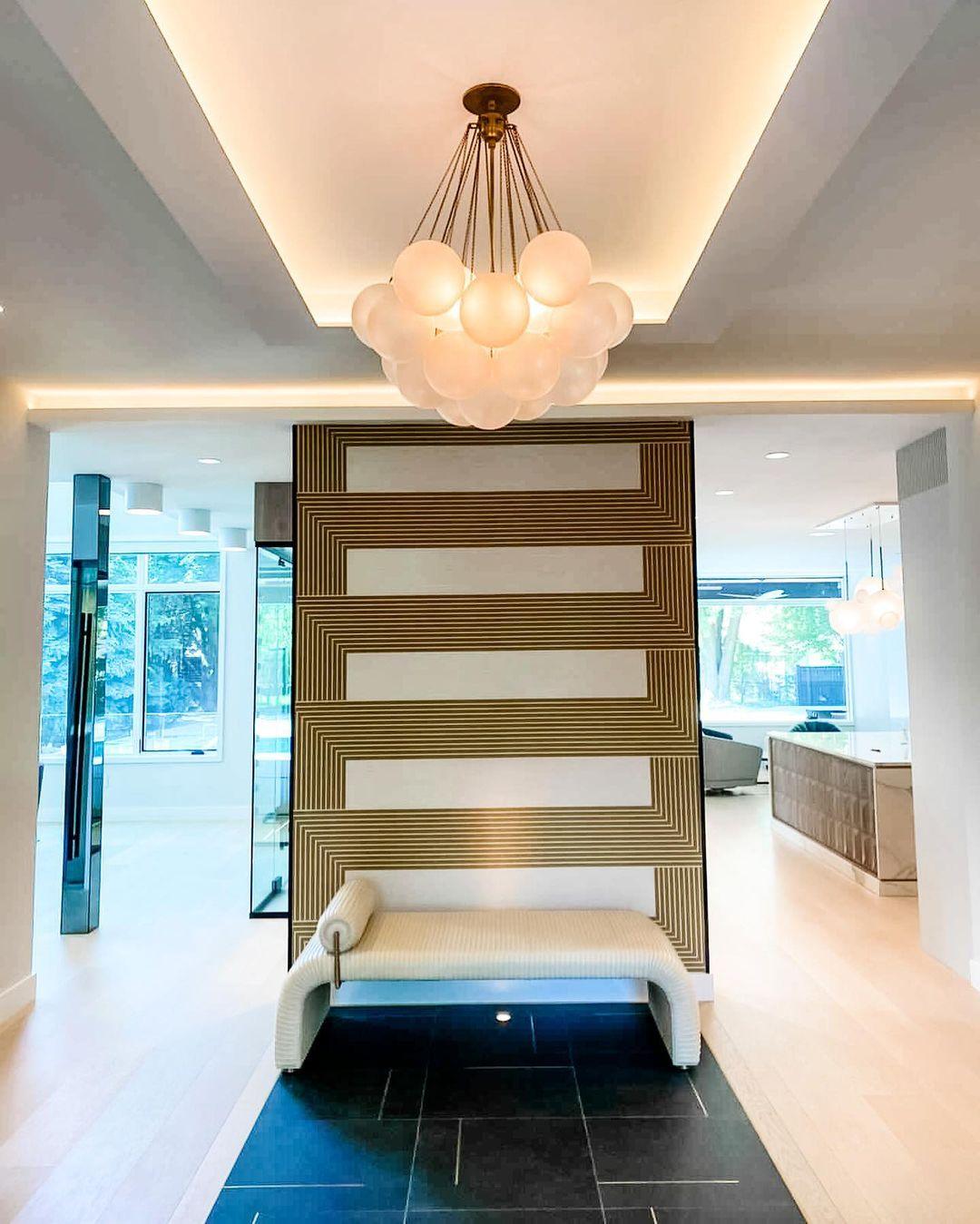bubble-balloon-chandelier