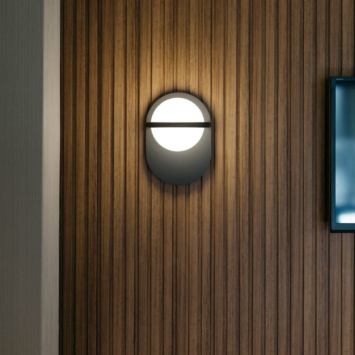 Ball Wall Lamp