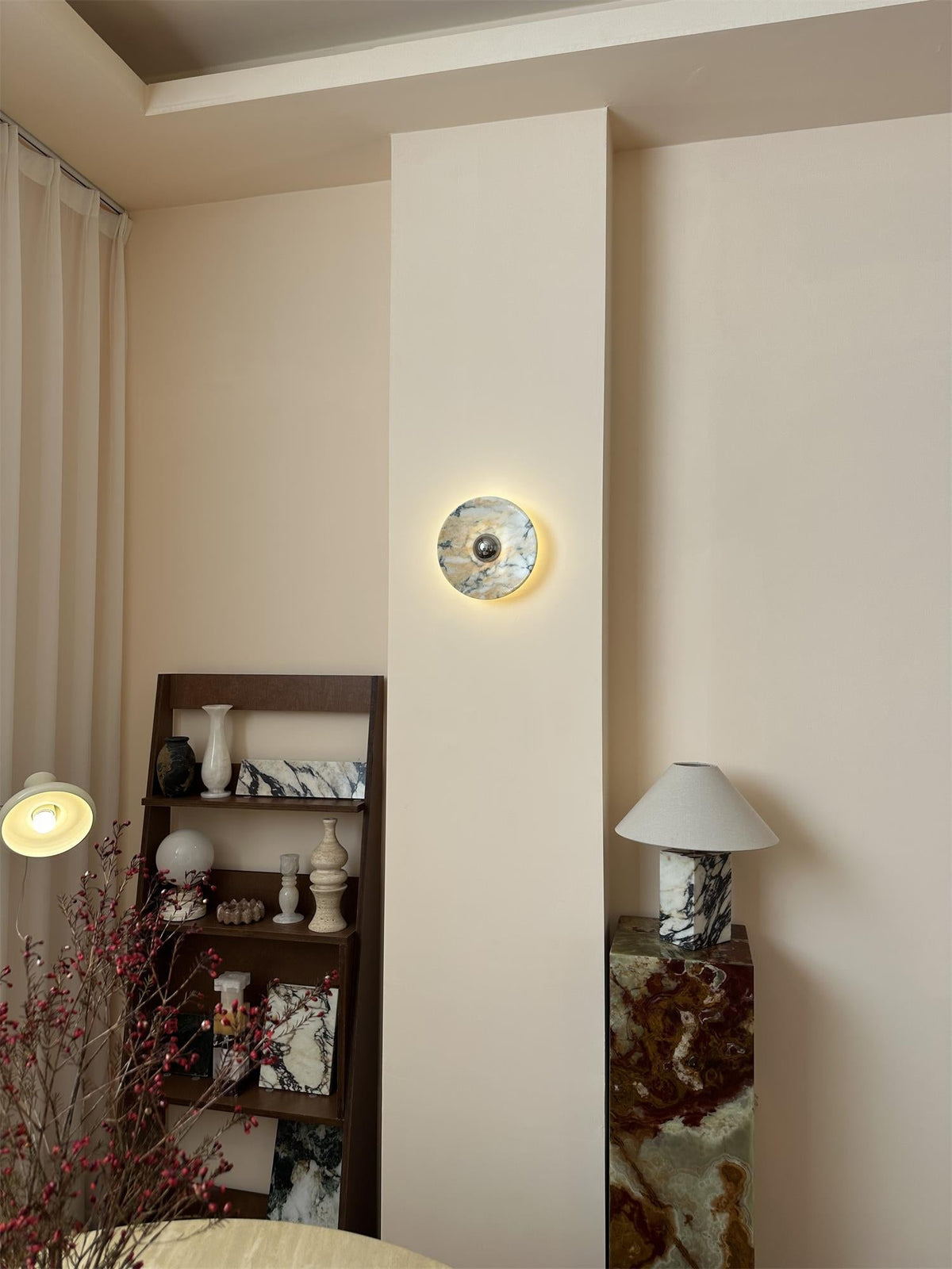 calacatta-round-marble-sconce