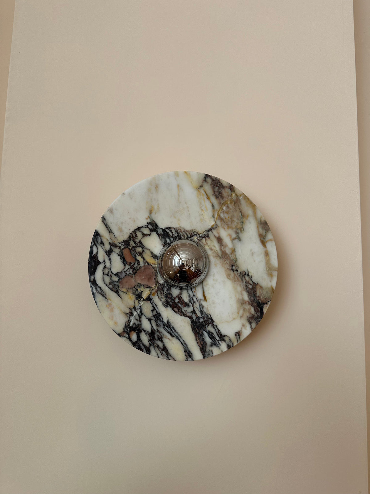 calacatta-round-marble-sconce