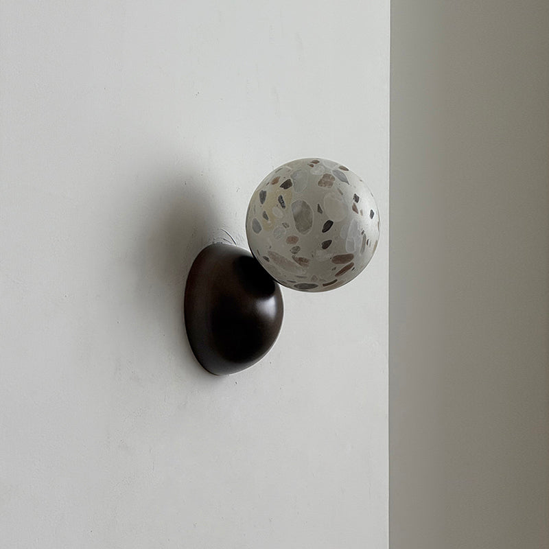 callisto-eclipse-wall-lamp