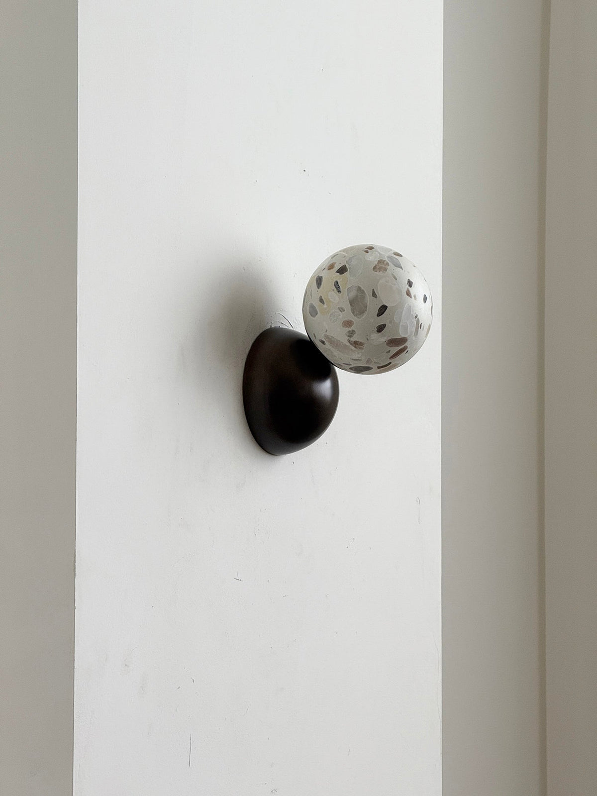callisto-eclipse-wall-lamp
