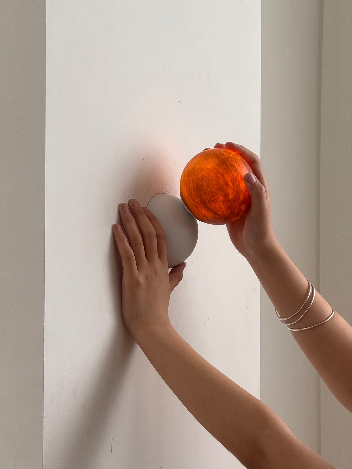 callisto-eclipse-wall-lamp