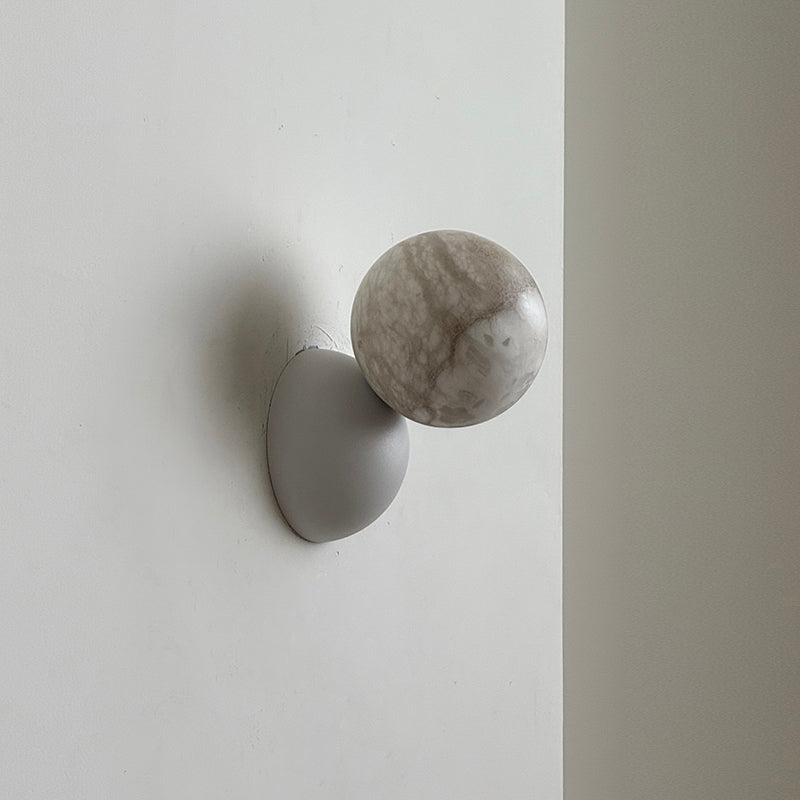 callisto-eclipse-wall-lamp