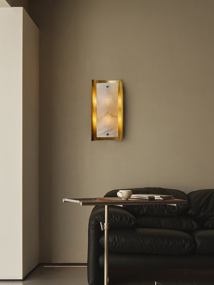 Calviero Alabaster Wall Sconce in Brass – Modern LED Wall Light