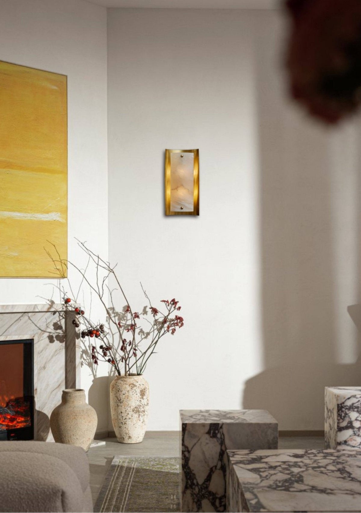 Calviero Alabaster Wall Sconce in Brass – Modern LED Wall Light