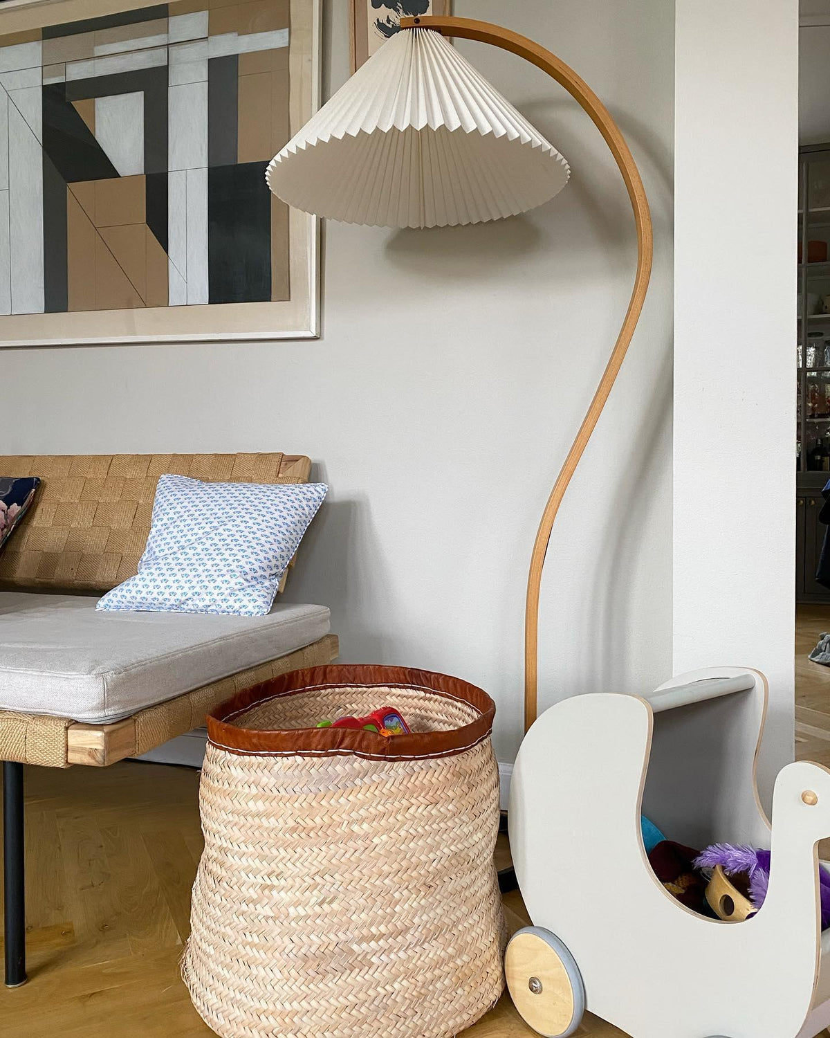 caprani-floor-lamp