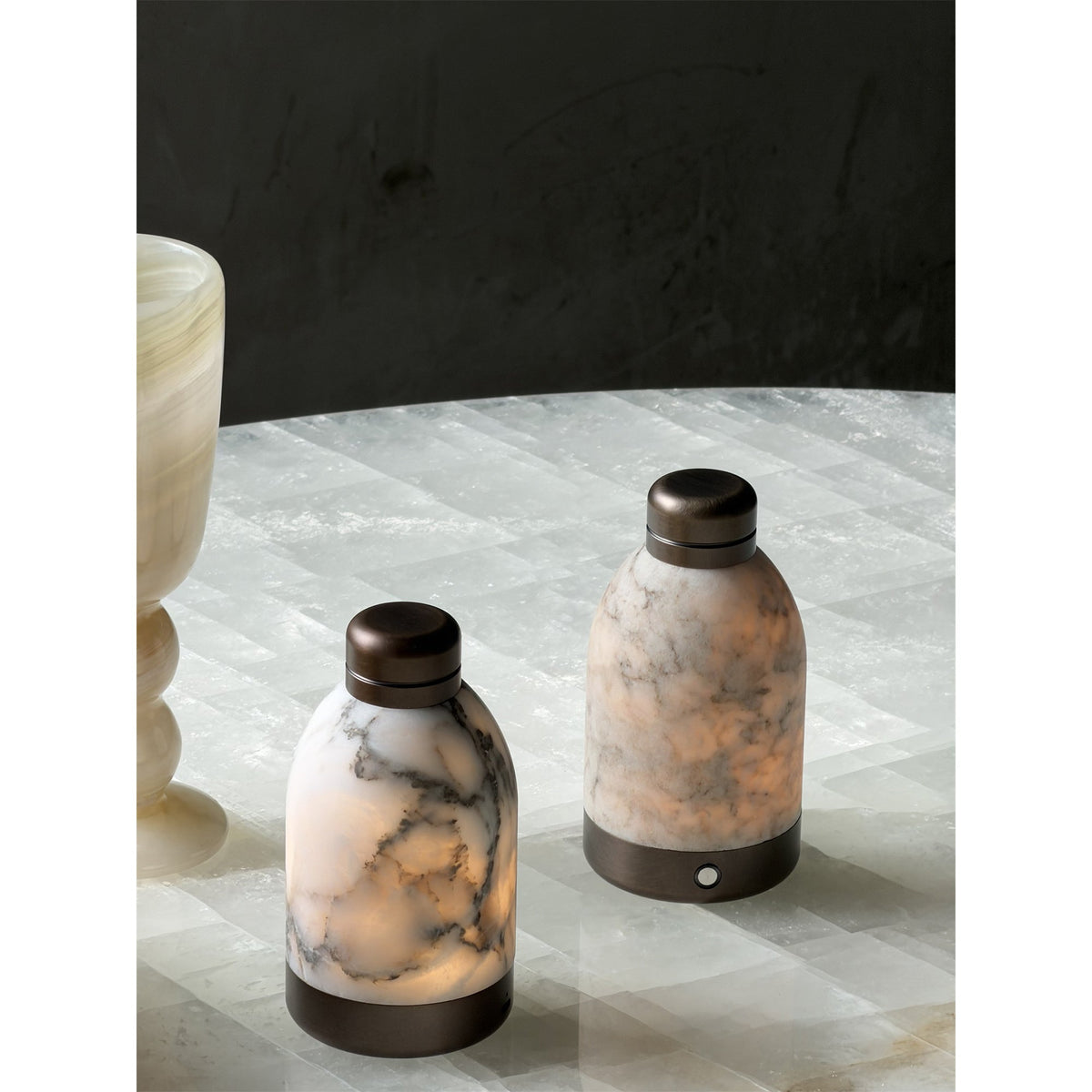capsule-marble-table-lamp-built-in-battery